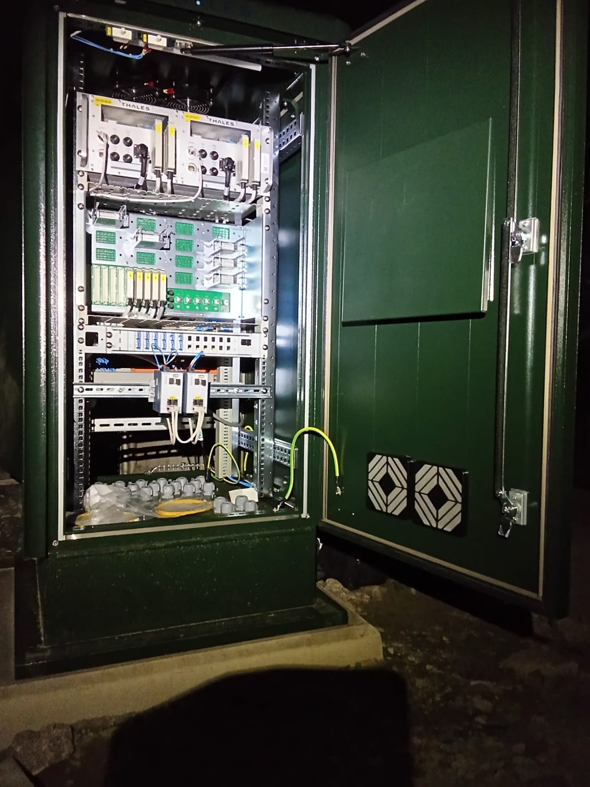 Field cabinet for the Falling Object Detection System (DCO)